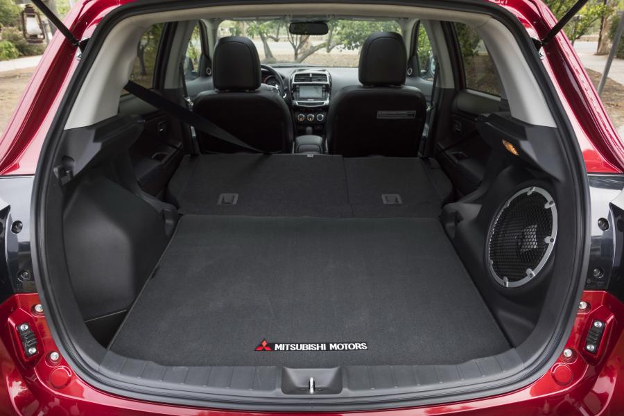 Багажник Mitsubishi Outlander Sport GT 2016 года  (фото 7 из 26)
